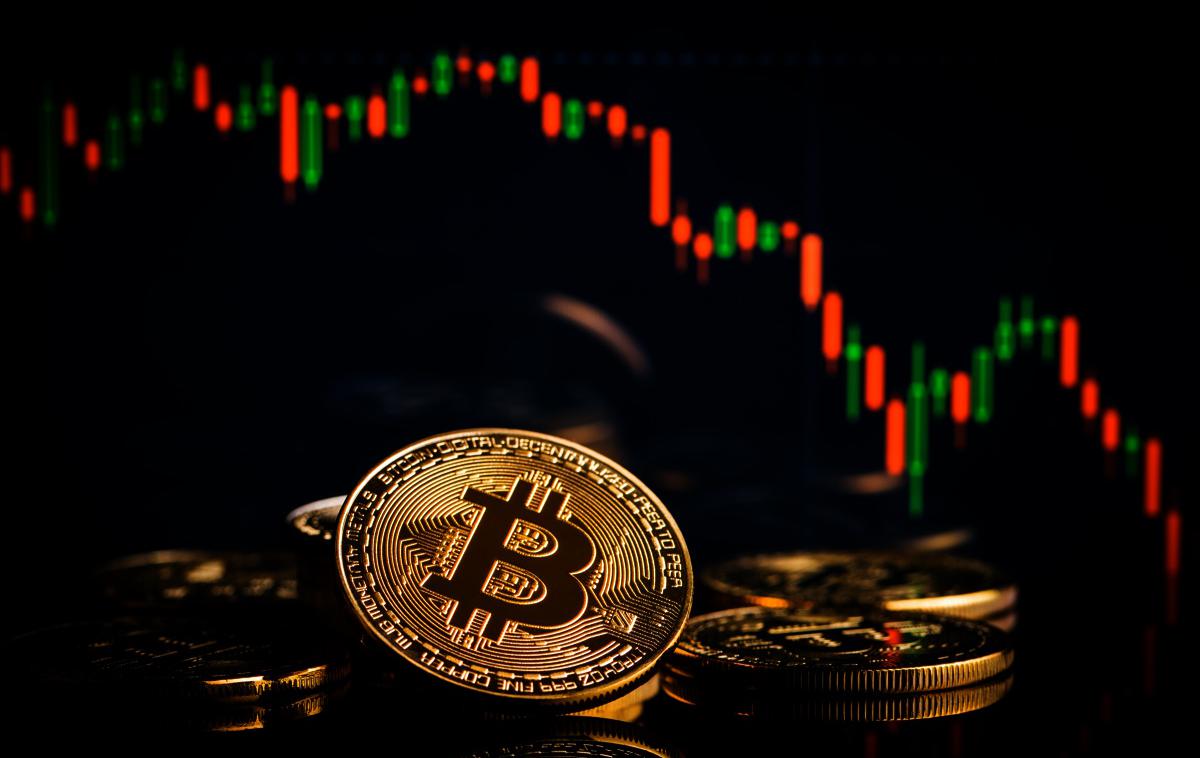 Bitcoin, kriptovalute | Bitcoin je ob ponedeljkovi novici, da SEC toži največjo kriptoborzo na svetu, upadel za nekaj odstotkov, a si je do srede že skoraj v celoti opomogel. | Foto Shutterstock