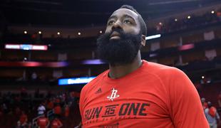 Sin znanega košarkarja trdi: James Harden je naročil napad in rop, usmerjen proti meni