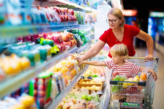 supermarket, trgovina, nakupovanje | Napovedi nekaterih kmetijskih podjetij o zmanjšanju proizvodnje bi lahko še poglobile svetovno prehrambno krizo, ki je posledica napada Rusije na Ukrajino. | Foto Getty Images