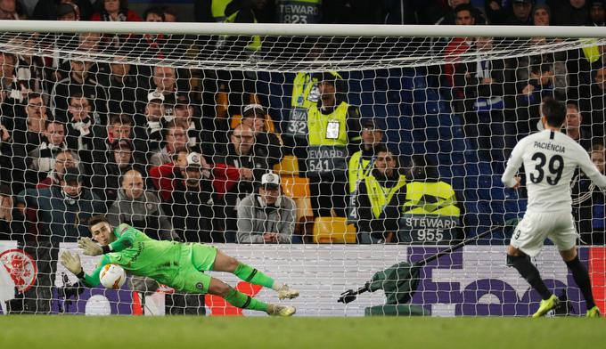 Kepa Arrizabalaga se je izkazal v vratih Chelseaja. | Foto: Reuters