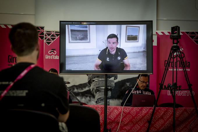 Primož Roglič na novinarski konferenci pred začetkom Gira
 | Foto: Ana Kovač