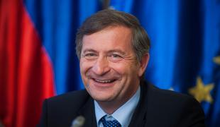 Ko Karl Erjavec spregovori o deklaraciji, božičnem drevesu in darilih