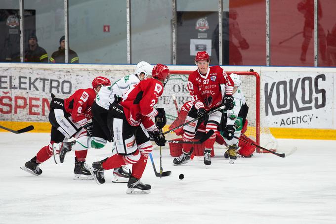 V hokejskih tekmovanjih, ki so v zadnji sezoni potekala pod okriljem HZS, prvakov letos ne bo. V finalu državnega prvenstva bi morali igrati hokejisti Olimpije in Jesenic. | Foto: Peter Podobnik/Sportida