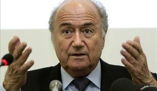 Blatter v boj za nov mandat s pomočjo