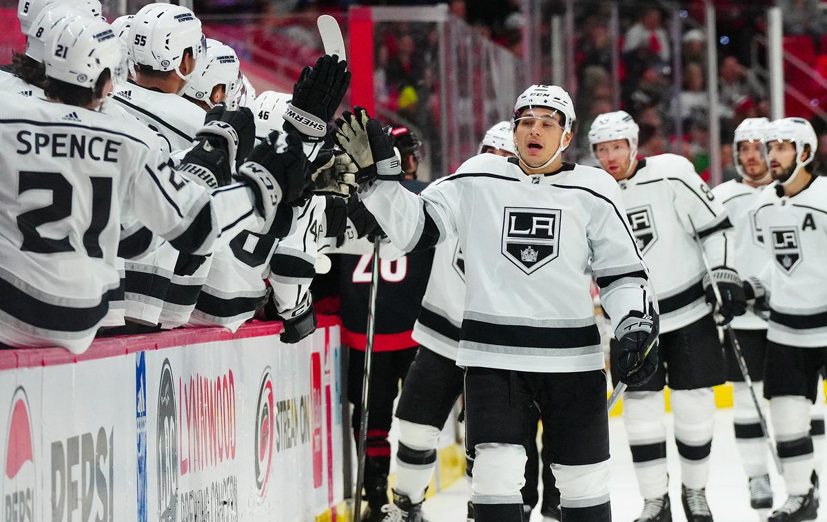 Los Angeles Kings | Anže Kopitar je s Kralji po osmih tekmah brez uspeha vendarle prišel do zmage. | Foto Reuters