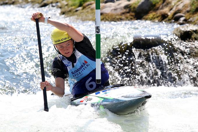 Eva Alina Hočevar, sicer mladinska reprezentantka, je to sezono v kanuju zelo konstantna, saj se je uvrstila v tri zaporedne finale v članski konkurenci. | Foto: Nina Jelenc