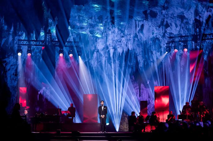 Postojnska jama | "Počaščen sem, da lahko nastopam v tako izjemnem ambientu Postojnske jame, v katero se preprosto zaljubiš," je povedal Matteo Bocelli. | Foto Postojnska jama, d.d., arhiv