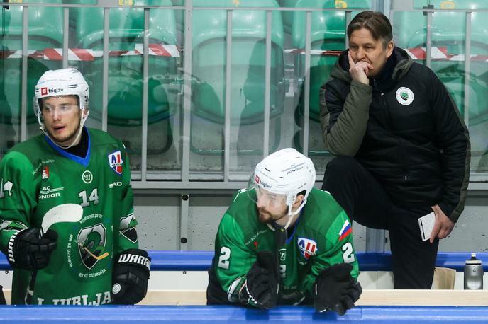 hk Olimpija Lustenau hokej Raimo Summanen | Varovanci Raima Summanena so po neprepričljivi predstavi izgubili domačo tekmo polfinala Alpske lige. | Foto Vid Ponikvar