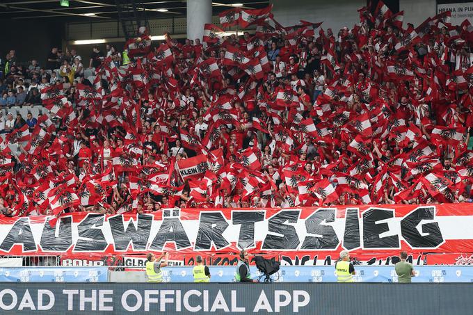 Avstrijskih navijačev ni manjkalo že v začetku septembra v Ljubljani, v nedeljo pa jih bo na dunajskem stadionu Ernst Happel kar 46 tisoč! | Foto: www.alesfevzer.com