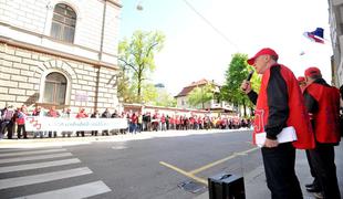 ZSSS: Reformni program uničuje že tako razrahljano socialno državo