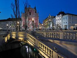 posneto s Huawei P30 Pro, Ljubljana, nočne, modra ura