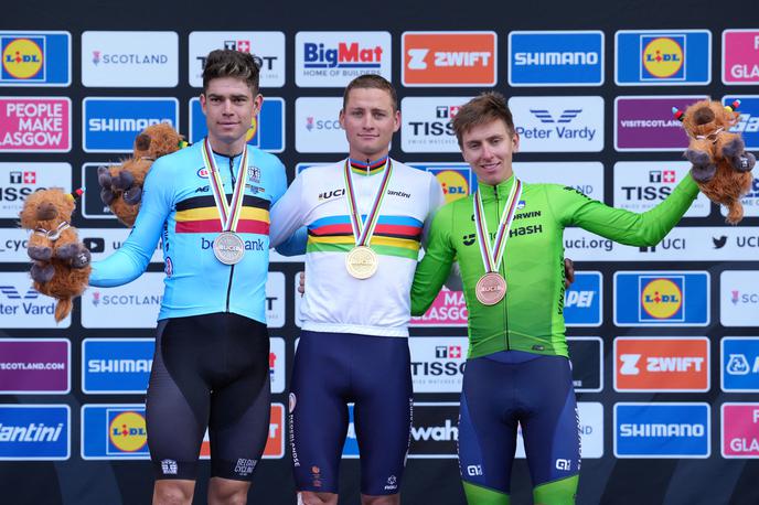 Mathieu van der Poel Pogačar Van Aert Glasgow SP 2023 | Mathieu van der Poel je novi svetovni prvak v cestni vožnji, Tadej Pogačar pa je osvojil bronasto odličje. | Foto Reuters