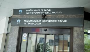 Na ministrstvu za gospodarstvo prejeli sumljivo pošiljko