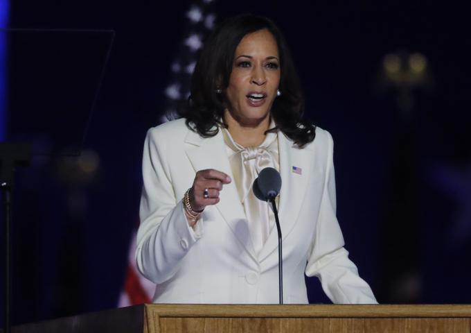 "Američani so z izvolitvijo Joeja Bidna ustvarili nov dan za Ameriko. Izbrali so upanje, enotnost, dostojnost, znanost in resnico," je dejala nova ameriška podpredsednica Kamala Harris. | Foto: Reuters