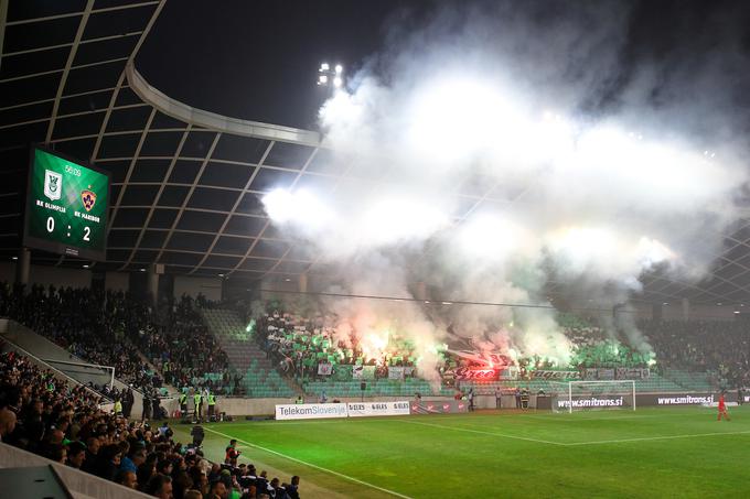 Navijači Olimpije so "poskrbeli" za kazen v višini 3.400 evrov. | Foto: Matic Klanšek Velej/Sportida