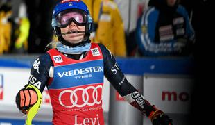 Mikaela Shiffrin razred zase, Neja Dvornik najboljša od naših