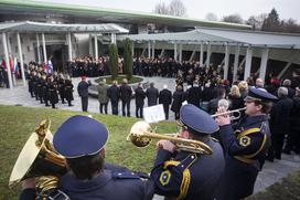 Pogreb slovenskega politika, pravnika in gospodarstvenika Janeza Zemljariča z vojaškimi častmi.