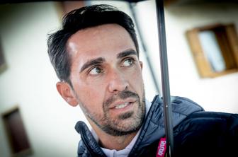 Alberto Contador opozarja Tadeja Pogačarja