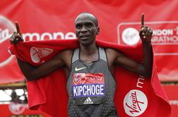 Kipchoge za osem sekund zgrešil svetovni rekord, Kenijka z razbito glavo do zmage (foto)