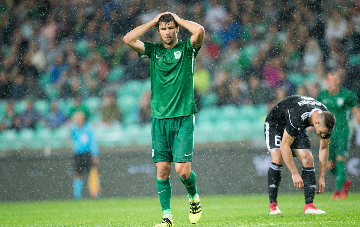 Olimpija Qarabag | Nekdanji nogometaš Olimpije Rok Kronaveter pred petimi leti po porazu s Qarabagom ni skrival razočaranja. | Foto Urban Urbanc/Sportida