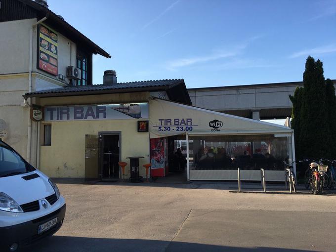 Slovenske železnice oddajajo Pavletu Piškurju gostinske prostore na železniški postaji v Ljubljani, znani Tir bar.  | Foto: 