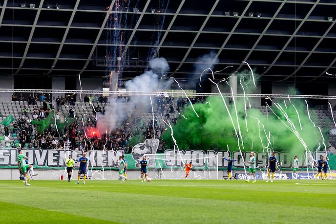 NK Olimpija prvaki | Navijači Olimpije so si na zadnji tekmi privoščili bučno slavje. | Foto Matic Klanšek Velej/Sportida