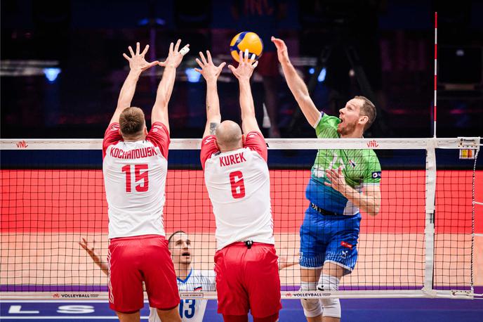 Slovenska odbojkarska reprezentanca : Poljska liga narodov | Utrujeni Slovenci, ki so v manj kot 48 urah odigrali kar tri tekme, so na tekmi za tretje mesto klonili proti Poljakom. | Foto VolleyballWorld