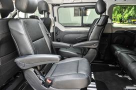 Opel vivaro touring