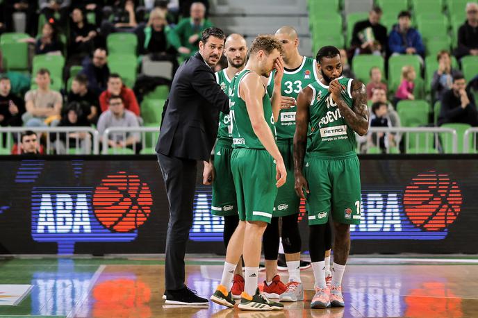 Jurica Golemac | Jurica Golemac nadaljuje z zmagovitim nizom na klopi Cedevite Olimpije. | Foto Vid Ponikvar