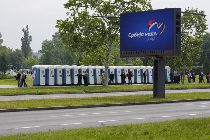 Beograd, Vučićevi protesti | Beograd je v pričakovanju napetega vikenda. Danes se zbirajo Vučićevi simpatizerji na "največjem shodu v zgodovini na območju Srbije", medtem ko je za jutri napovedan nov velik protest državljanov pod sloganom Za Srbijo brez nasilja. | Foto Guliver Image