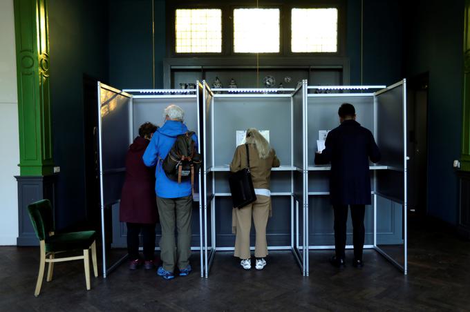 Izidi vzporednih volitev na Nizozemskem napovedujejo hud poraz evroskeptikov in zagovornikov tako imenovanega nexita, izstopa Nizozemske iz EU. | Foto: Reuters