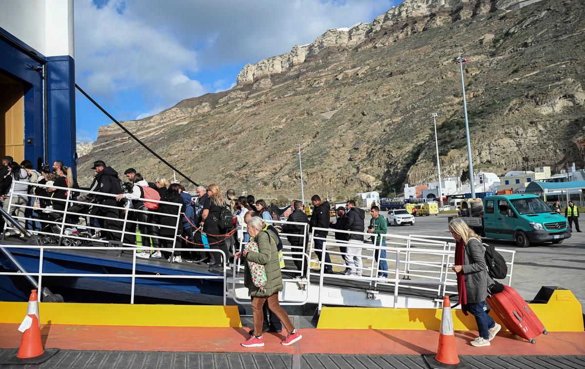 Santorini | Grška vlada se je v nedeljo zvečer sešla na kriznem sestanku.  | Foto Reuters