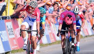 Van der Poel obnorel občinstvo na Amstel Gold Race, Bole bežal #video