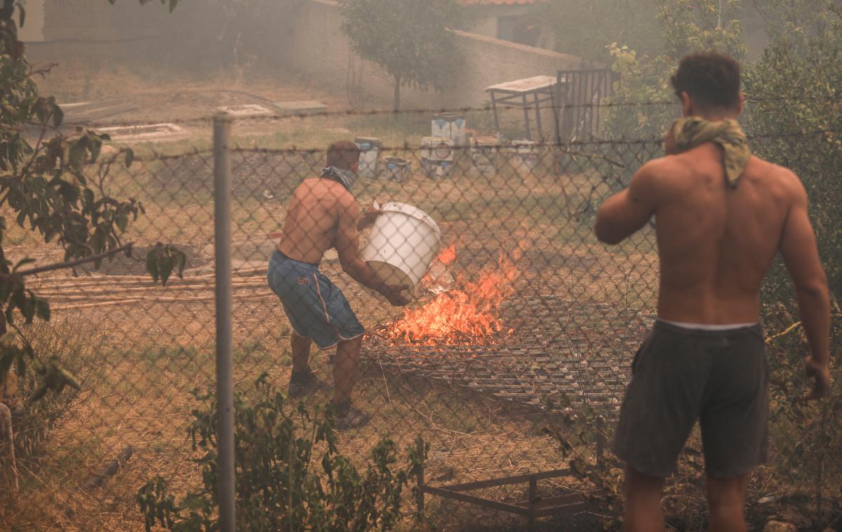 Grčija | Medtem grški vremenoslovci opozarjajo, da bodo suša in visoke temperature v prihodnjih dneh prizadele skoraj vse dele Grčije, kar bo ustvarilo "popolno kuliso" za še več požarov.  | Foto Reuters