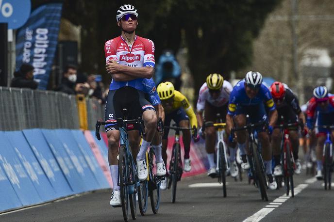 Mathieu van der Poel | Mathieu van der Poel je zmagovalec tretje etape letošnje Dirke od Tirenskega do Jadranskega morja. | Foto Guliverimage