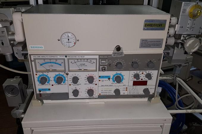 Ventilator Siemens 900C, ena od različic izvirnika. Čeprav je star že več kot pol stoletja, ga danes še vedno uporabljajo marsikje, med drugim v Indiji. | Foto: Ebay  | Foto: 