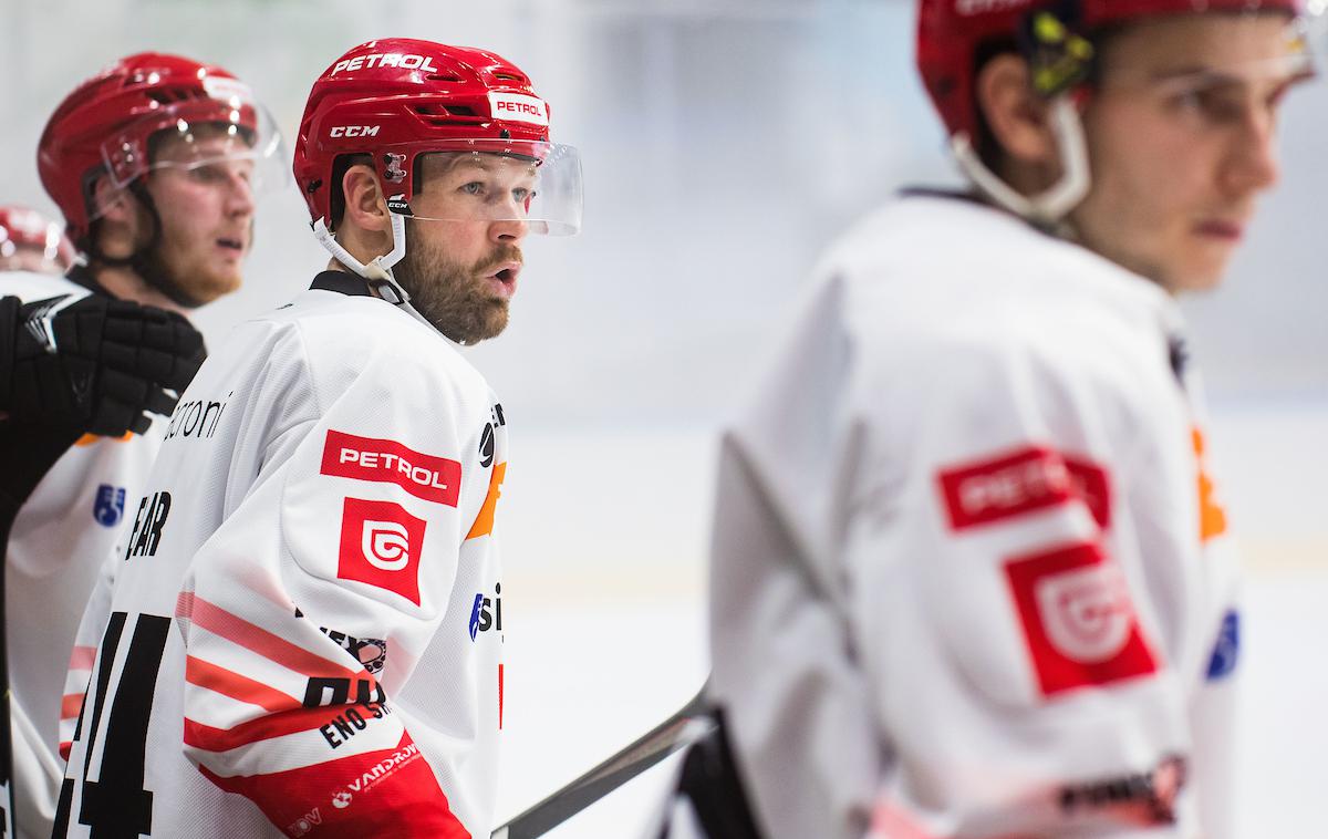 HDD Jesenice Andrej Hebar | Jeseničani se z gostovanja pri Lustenauu vračajo s tremi točkami, zmagali so s 3:0. | Foto Grega Valančič/Sportida