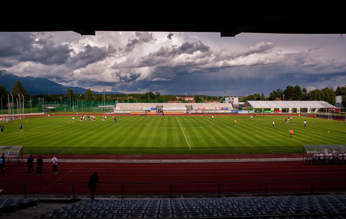 Športni park Kranj | Stadion Triglava v Kranju se prenavlja. | Foto Vid Ponikvar