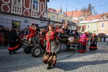 Pustni karneval na Ptuju, ki si ga je ogledal tudi predsednik vlade Miro Cerar.