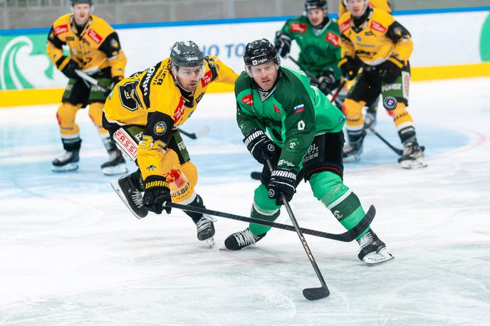 HK Olimpija : Pustertal | Olimpija je bila še četrtič v sezoni za gol boljša od Pustertala. | Foto Domen Jančič