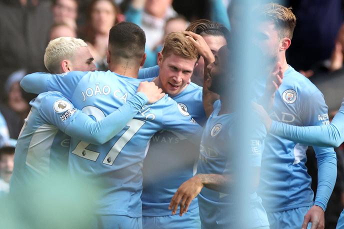 De Bruyne Manchester City Chelsea | V angleškem prvenstvu kaže trenutno najbolje branilcu naslova Manchester Cityju. | Foto Reuters