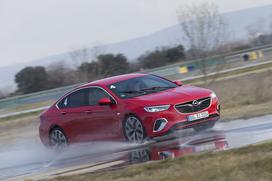 Opel insignia GSi