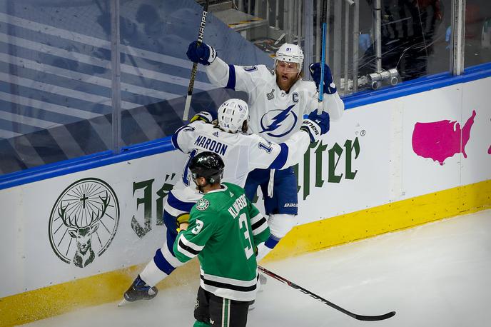 Steven Stamkos | Kapetan Tampe Steven Stamkos je zaigral prvič po 25. septembru, na ledu je preživel manj kot tri minute in se vpisal med strelce. | Foto Reuters