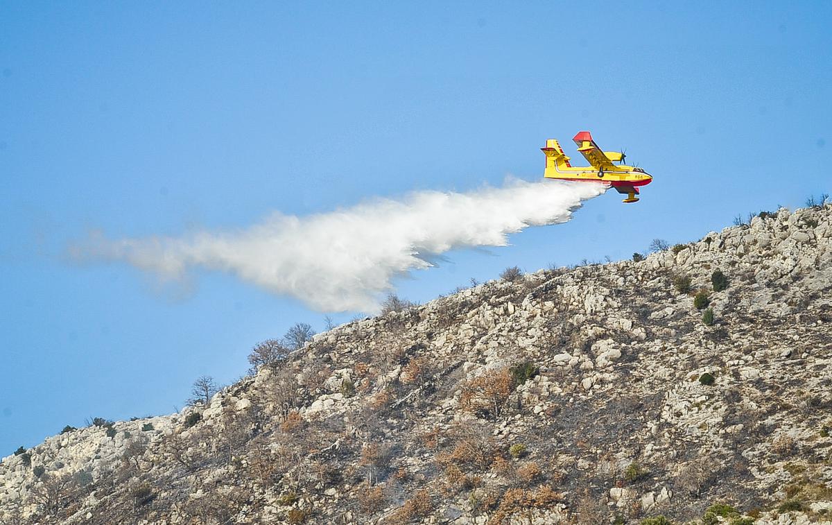 Canadair CL-415 - gašenje z letalom | Foto Jure Gregorčič