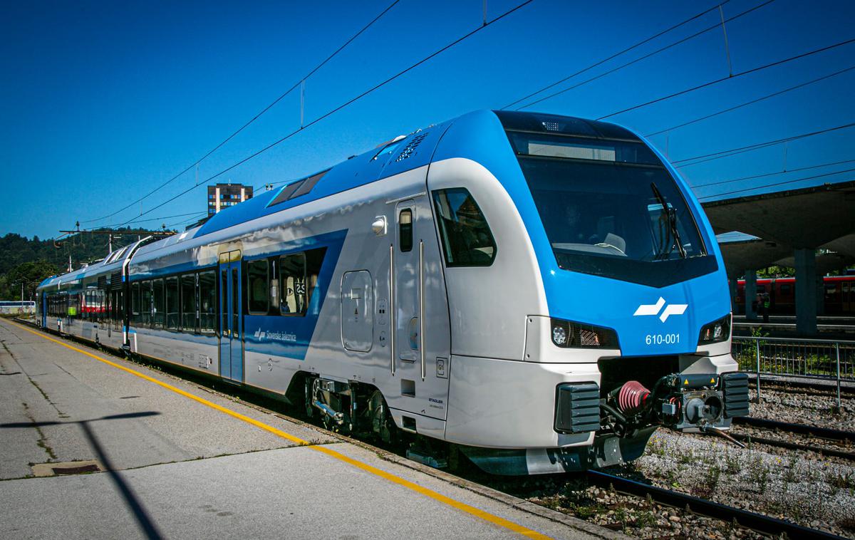 Slovenske železnice | Zaradi izrednega dogodka so organizirali avtobusni prevoz.  | Foto Slovenske železnice