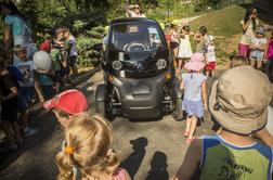 "Twizy je tak kot en avto!" (video)