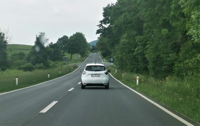 V desetih letih je kakovost električnih avtomobilov izjemno napredovala. Slabša stran ostaja praktično le še njihova cena. | Foto: Gašper Pirman