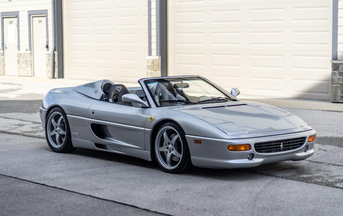 Ferrari F355 spider Shaq | Foto Bringatrailer