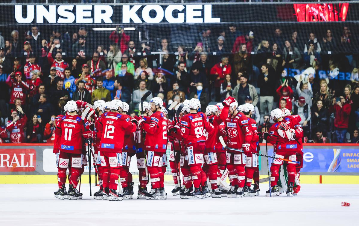 EC Kac VSV Beljak | Celovec je na državni praznik slavil zmago na koroškem derbiju. Beljak, ki ga je Robert Sabolič popeljal v vodstvo (2:1), so premagali po kazenskih strelih. | Foto Guliverimage