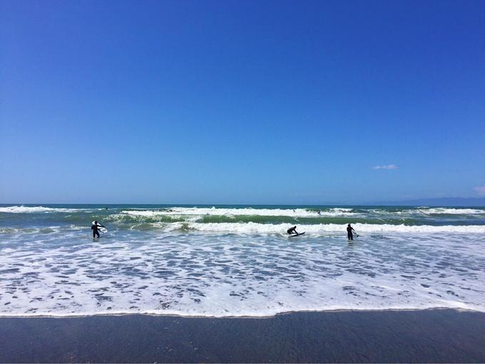 Obala Tihega oceana, kjer ljudje radi deskajo, se podajo na sup, se sprehajajo ali poležavajo na plaži. | Foto: Osebni arhiv